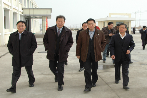 蘭州海關(guān)關(guān)長張銀喜等領(lǐng)導到敦煌種業(yè)百佳食品公司調(diào)研